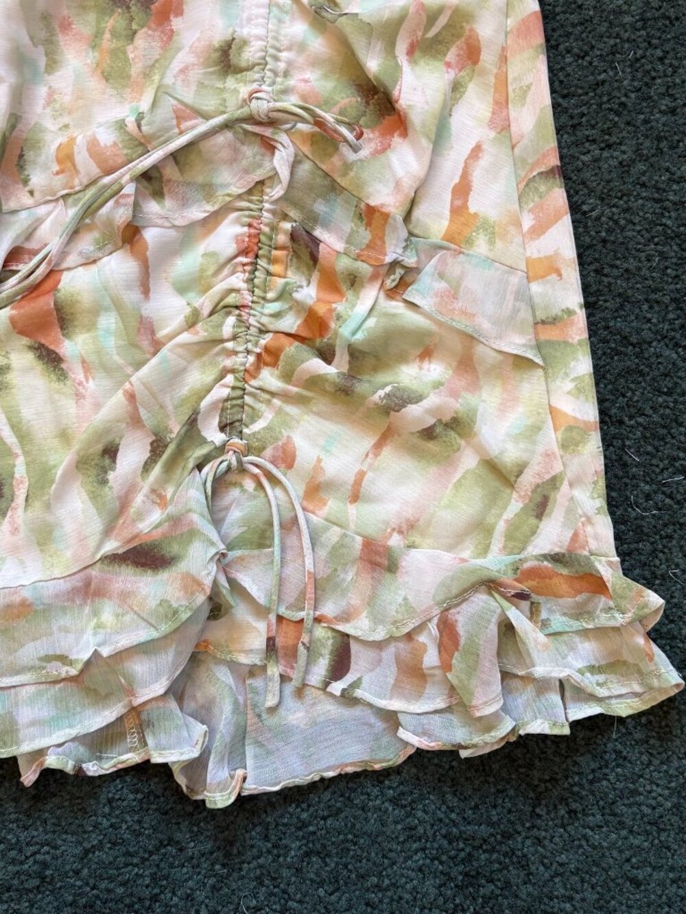 NET Hello Molly Selfie Leslie Floral Puff Sleeve Dress Mini Cut Out Watercolors - Picture 7 of 14